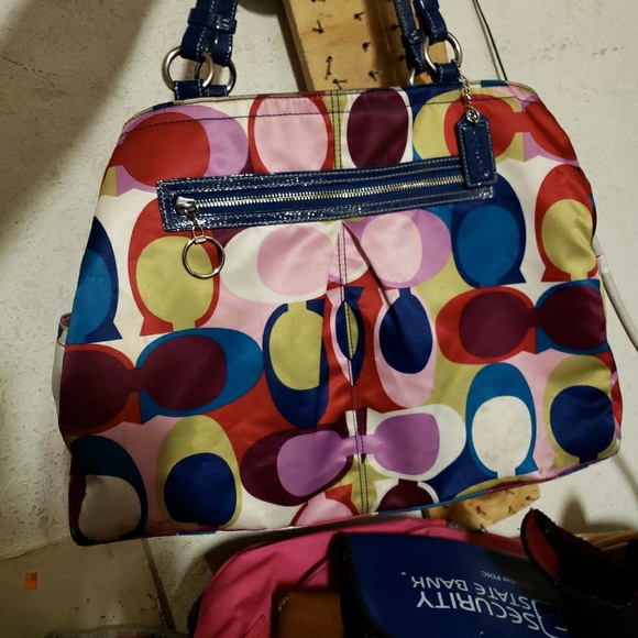 Coach - Picture 7 of 7